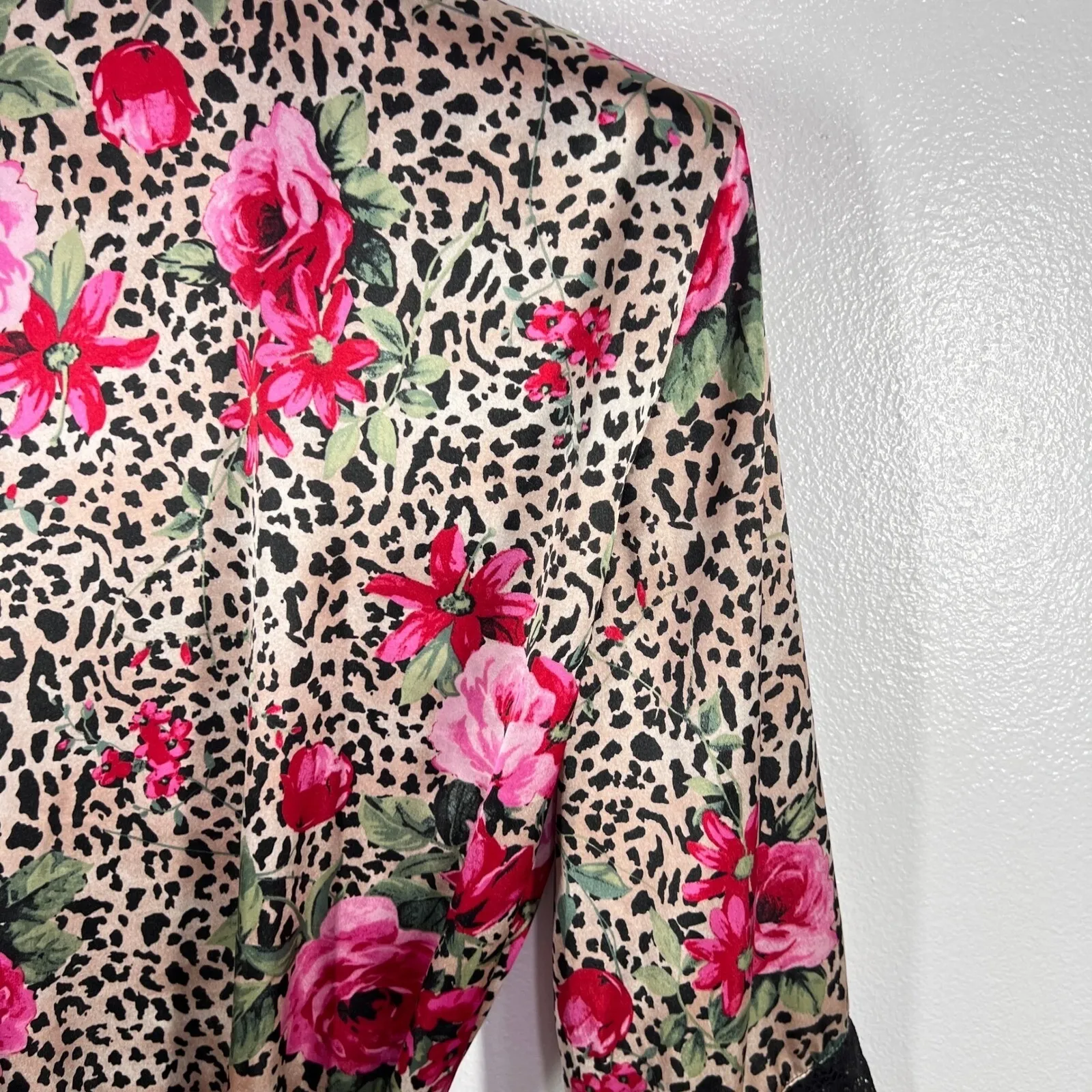 Vtg. Linea Donatella Robe Leopard Floral Print Lace Trim Kimono Satin Medium - Image 8