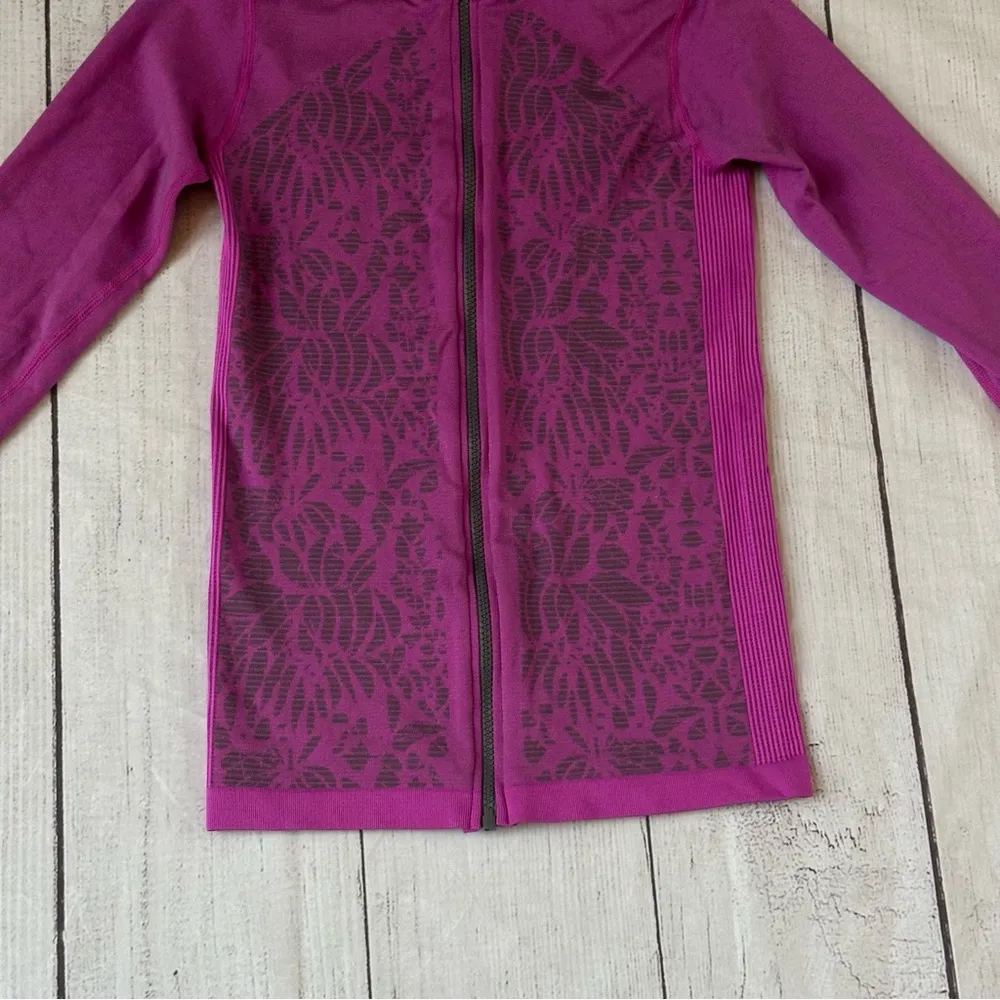 Young USA purple size medium long sleeve light weight jacket full zip - Image 5