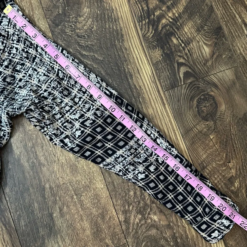 Free People Plaid Floral Caravan Button Down Top size Medium - Image 8