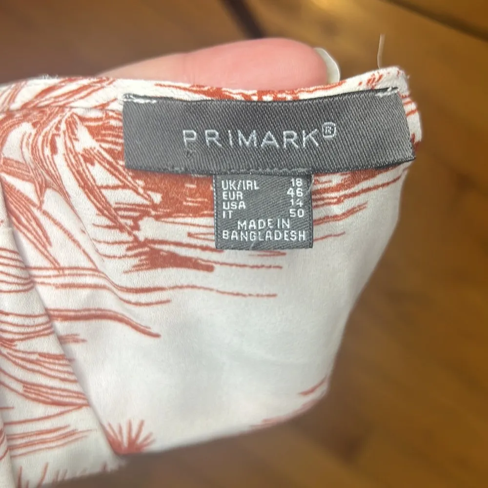 Primark Womens Sleeveless Top Brown Ivory Hawaiian Floral V Neck Size 14 - Image 4