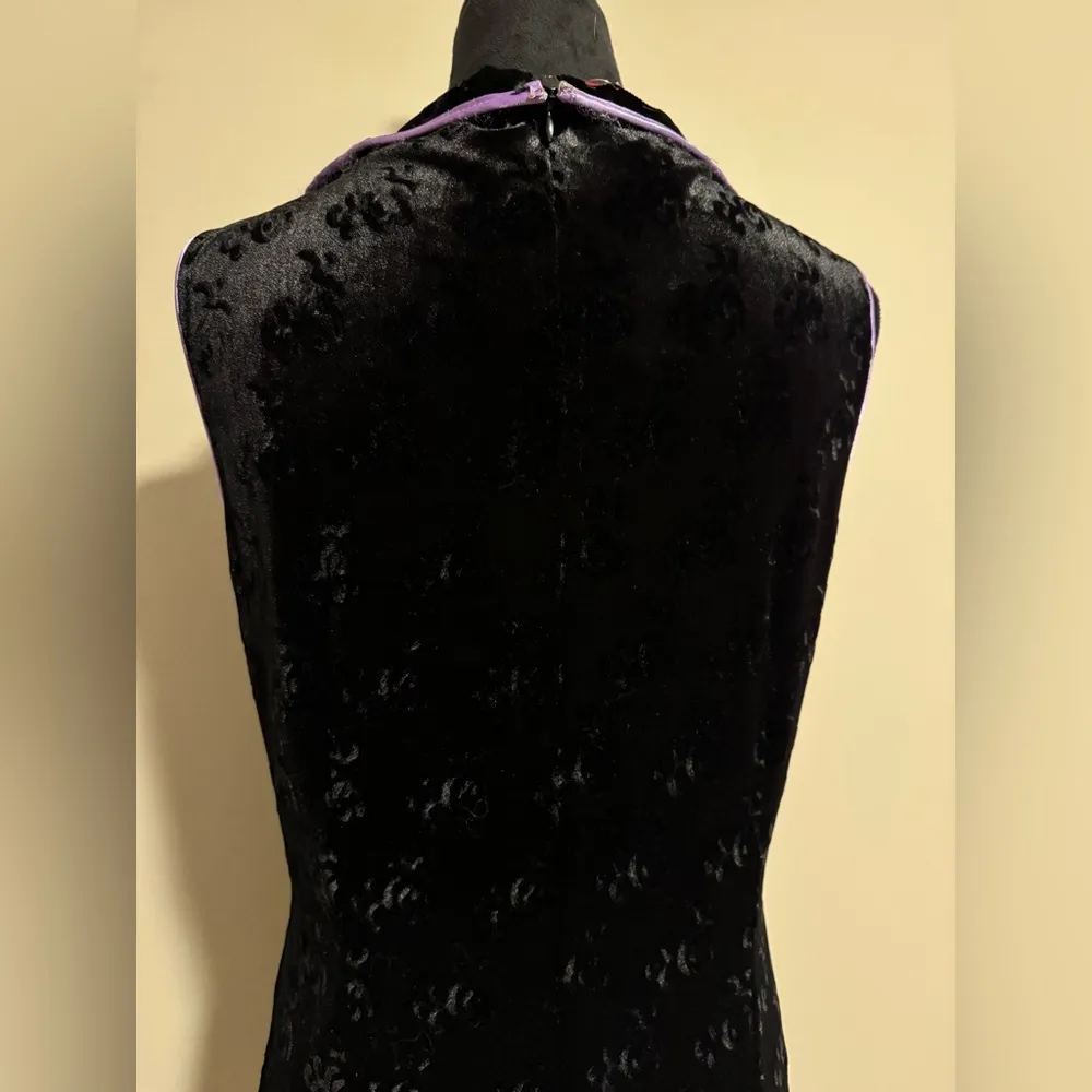 NWT Silver Dragon Black and Purple Crushed Velvet Floral Dress size large Size M - Image 7