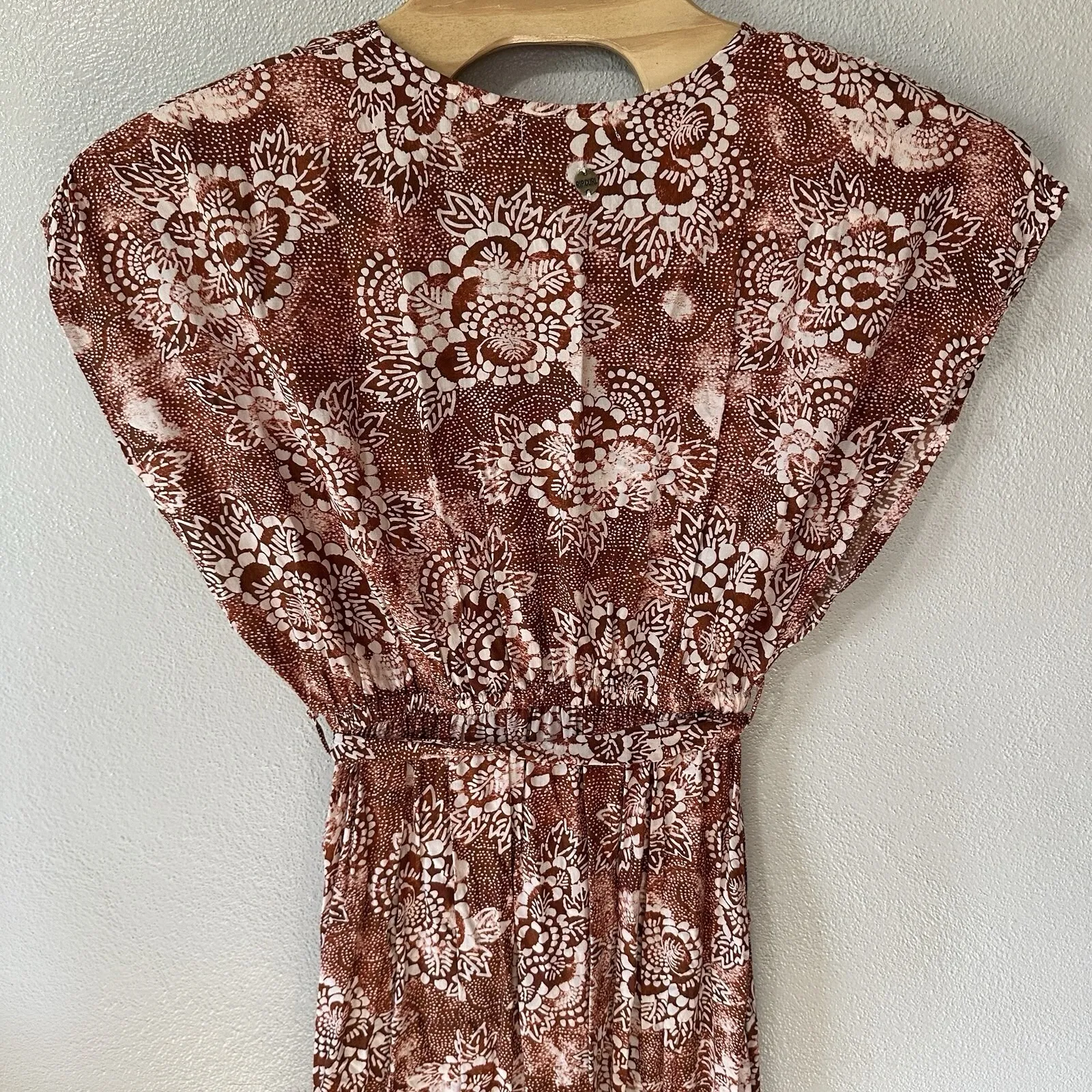 Rip Curl‎ Dress Size Small Brown Ivory Floral Short Sleeve Wrap V-Neck Maxi Boho - Image 8