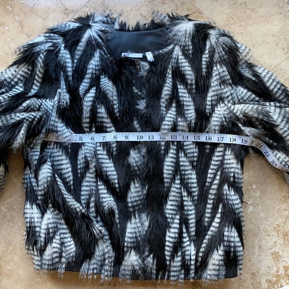 Leith white and black faux fur jacket - Image 10