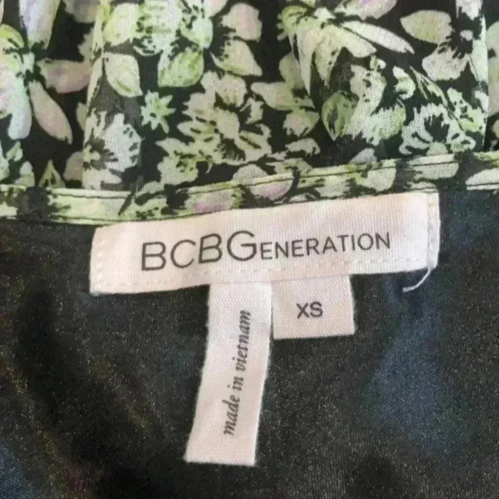 ⭐️ BCBGENERATION Printed Romper in Jelly Bean Multi color - Image 7