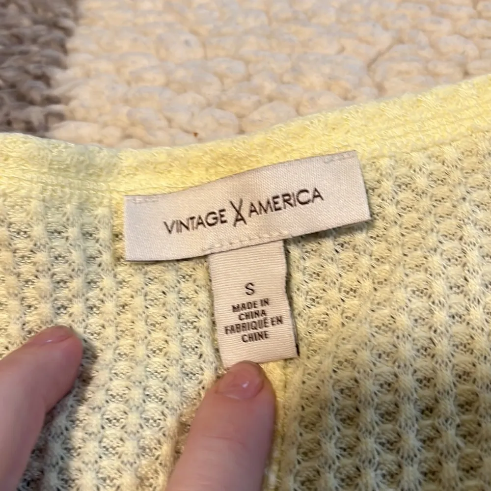 New Vintage America Women’s Pastel Yellow Long Sleeve Shirt Size Small N… - Image 7