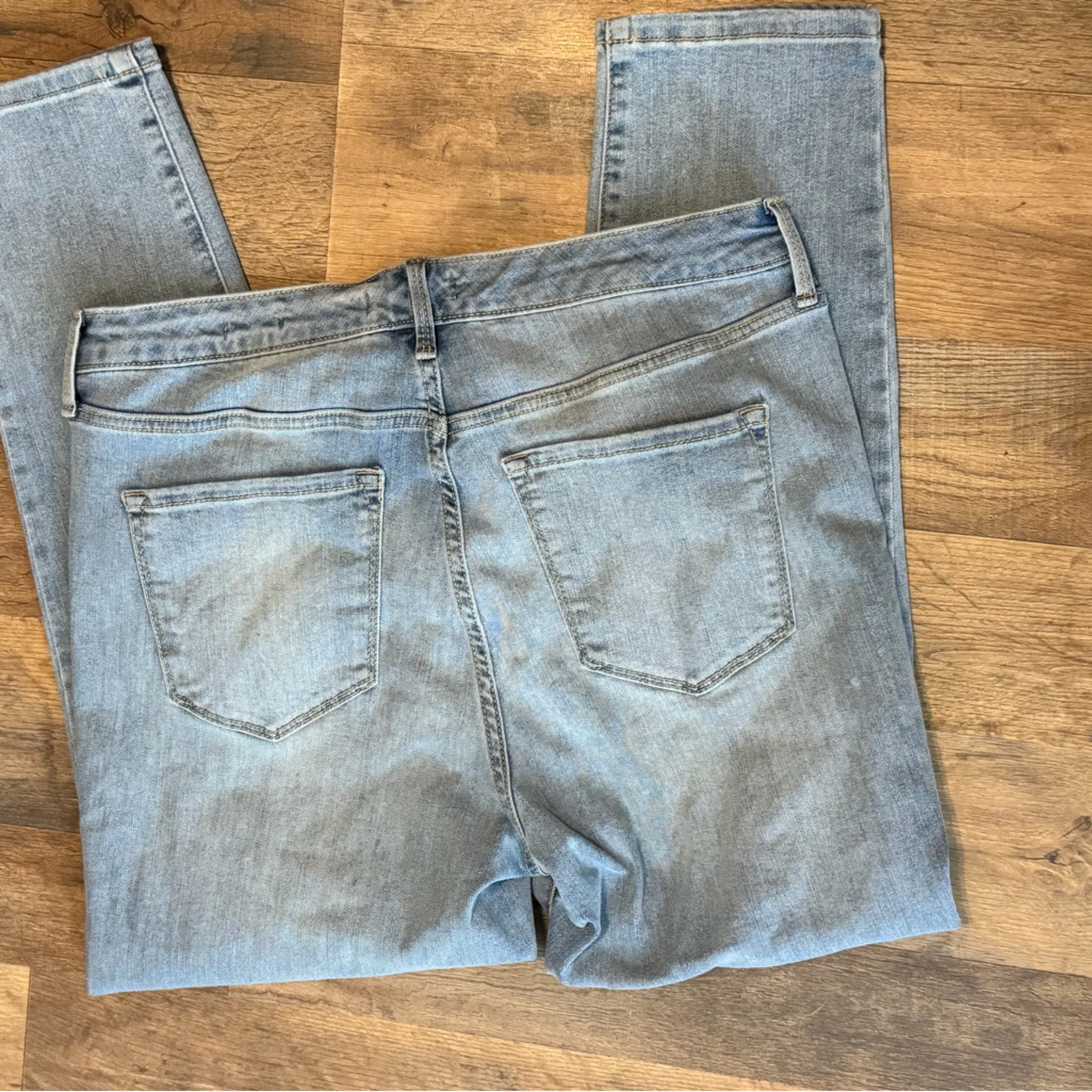 Nine West Gramercy Crop light wash Jeans size 10 28 inseam high rise - Image 5