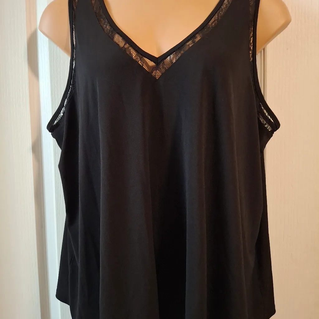 Torrid Sz 3 Black Lace Trim V-Neck Women's Top - Image 3