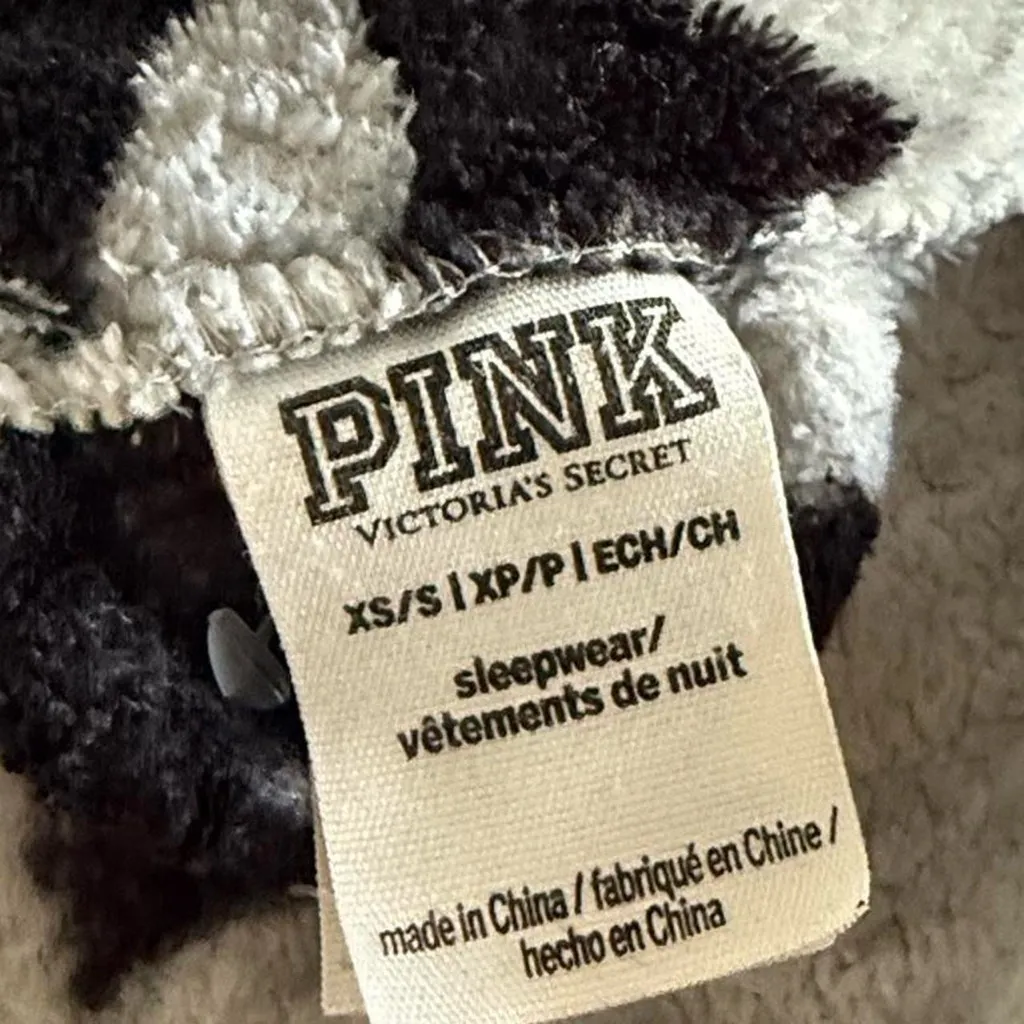 PINK Victoria’s Secret Fuzzy Robe - Image 3