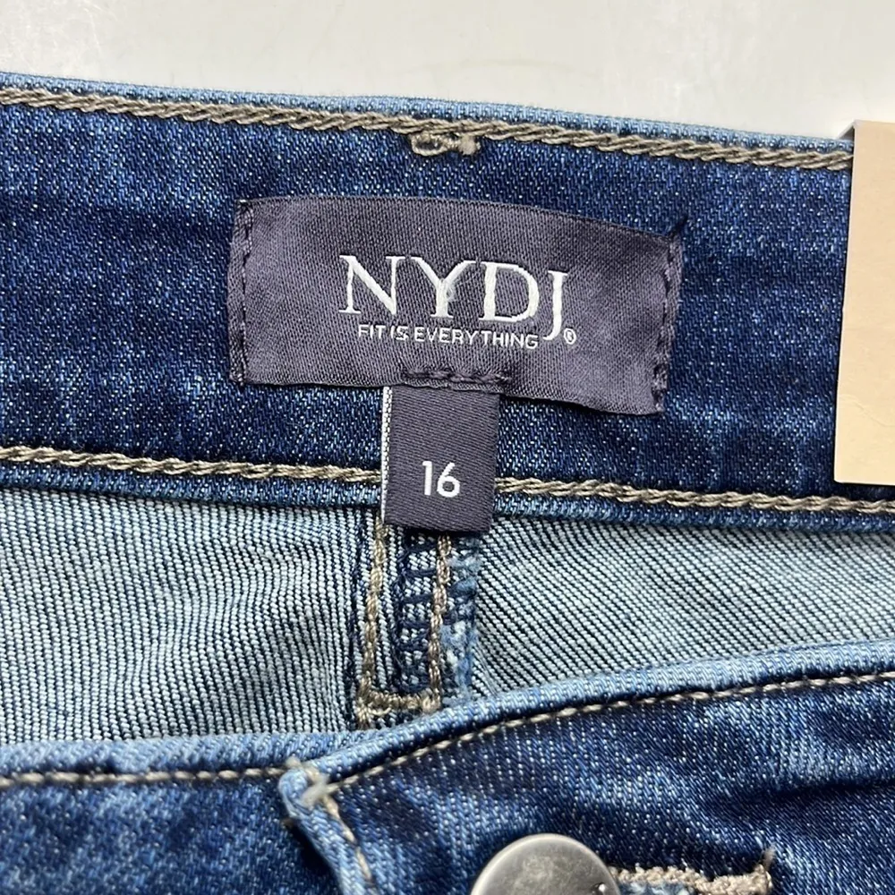 NYDJ Briella Short Roll Cuff NWT Shorts Size 16 - Image 10