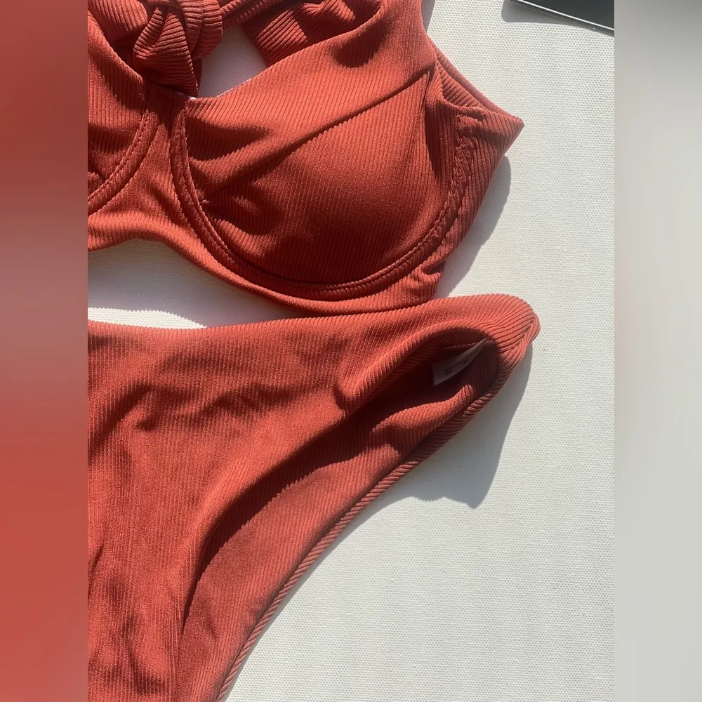 ZAFUL Underwire High Leg Ribbed Bikini With Temple Ombre NWT - Image 3