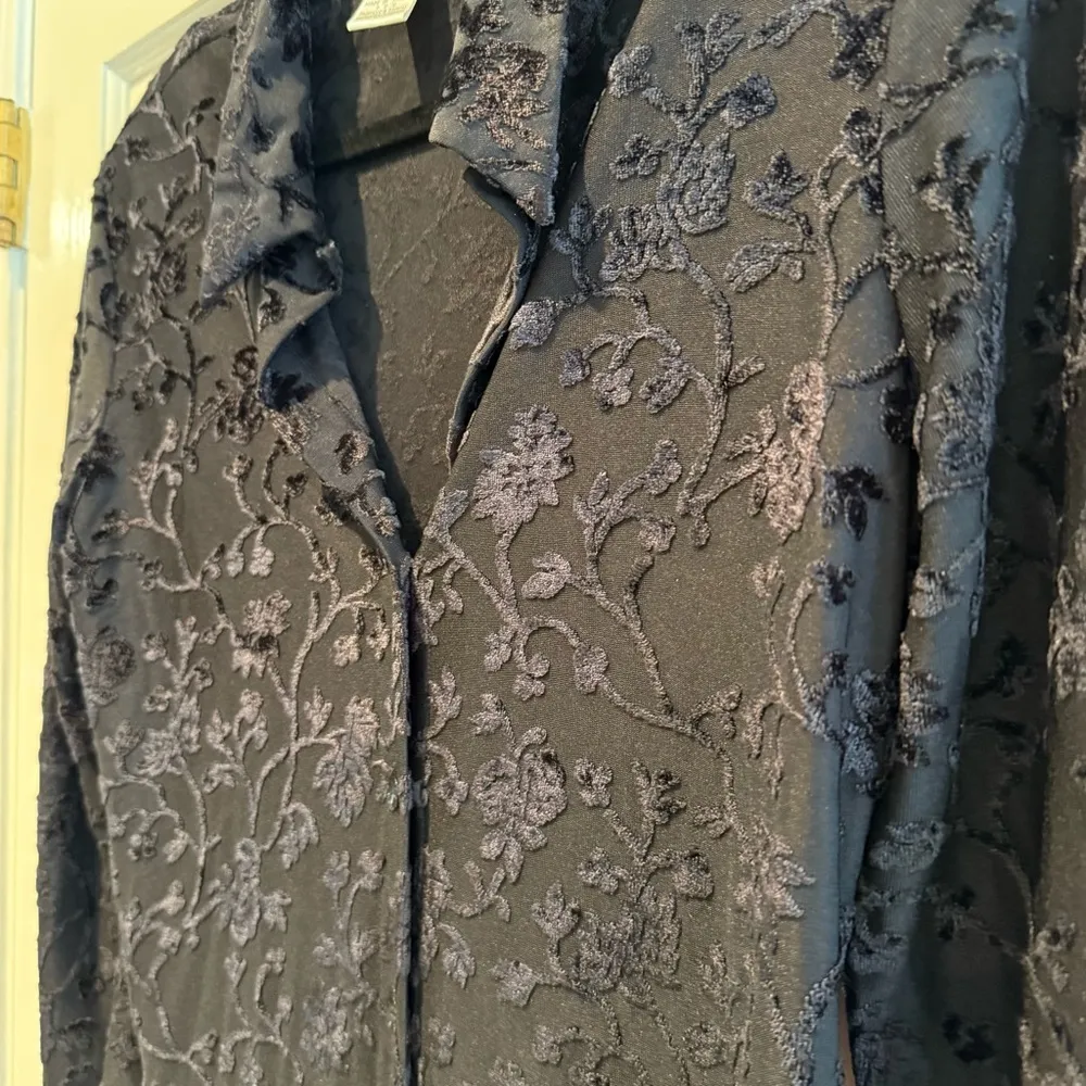 Jones New York Long Sleeve Semi Sheer Floral Button Front Blouse Black Size 10 - Image 3