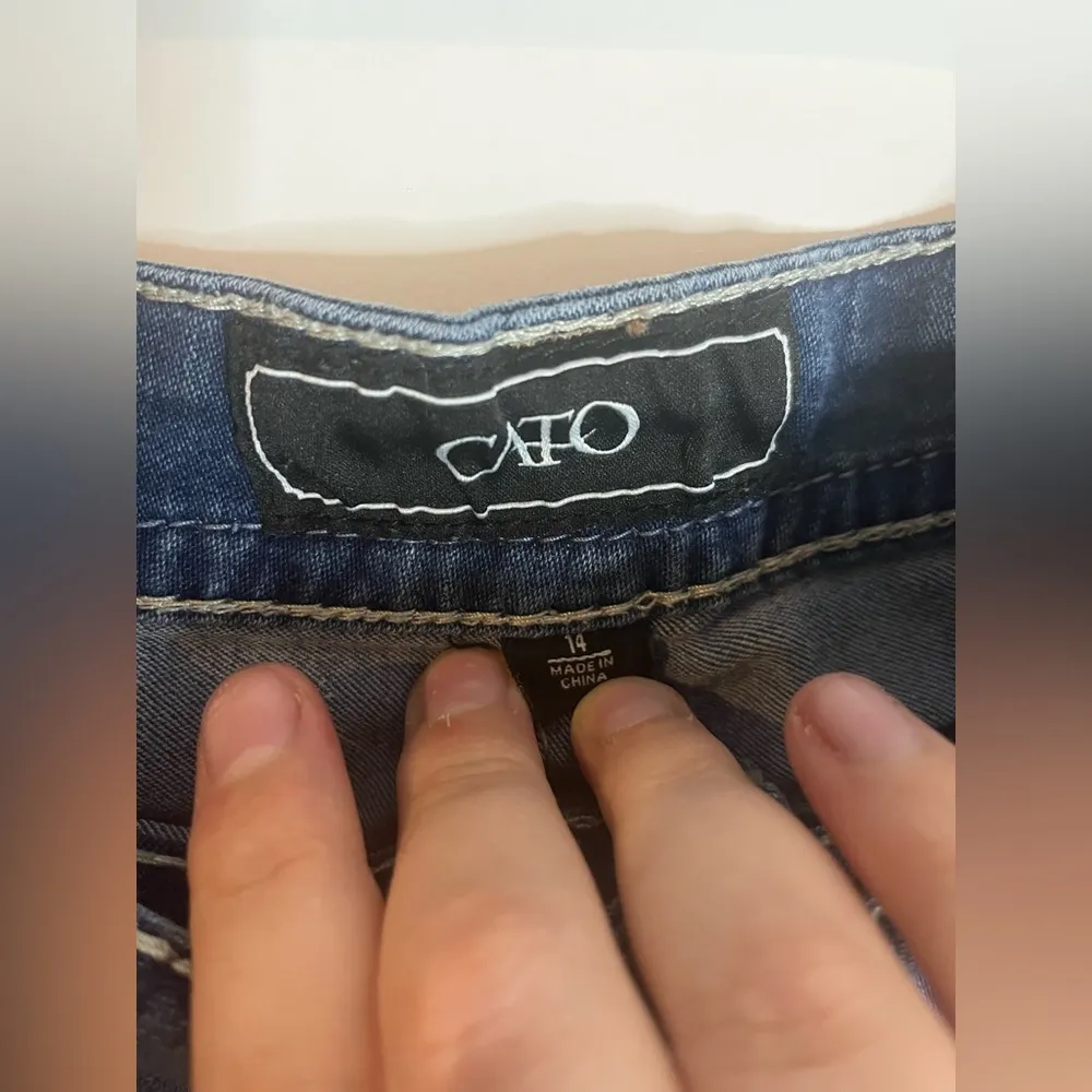 Cato Y2K Denim ContrastStitching EmbroiderDistressed MidRise Waist Capri Jean 14 - Image 12