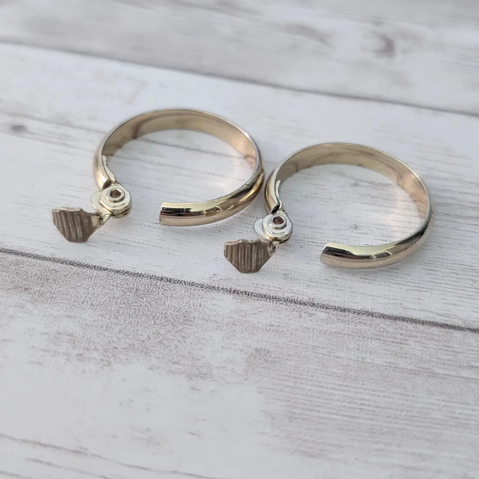 Vintage TJG The Jewelry Group Clip On Earrings Large Gold Tone Hoops - Image 8