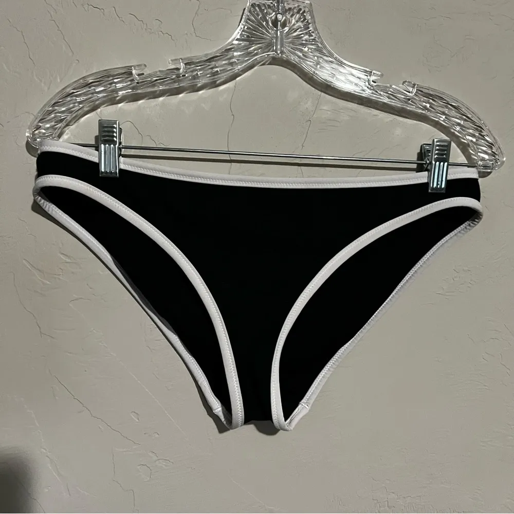 Bundle High Neck KeyHole Strappy Bikini Top & 2 Athleta Bikini Bottoms - Image 9