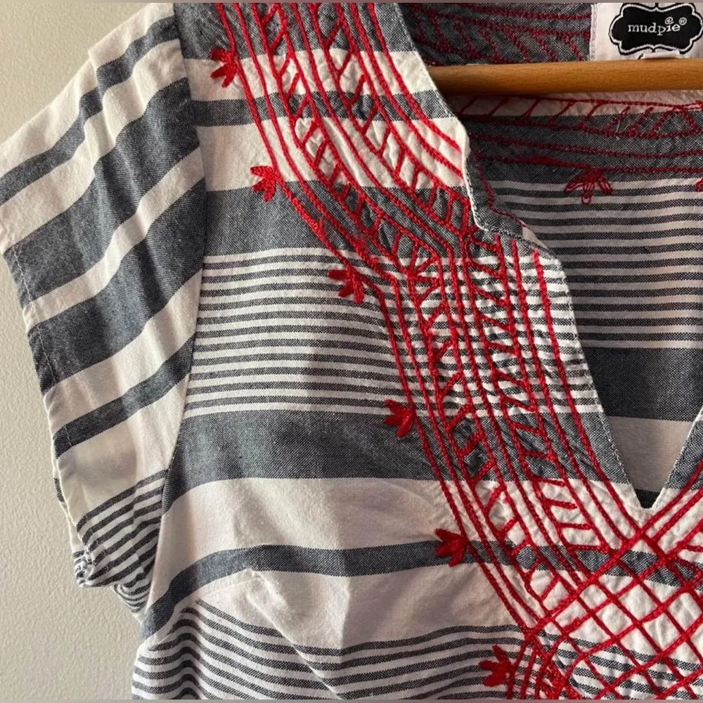 Shift Dress Size Medium 8/10 White Blue Red Embroidered Summer Beach - Image 2