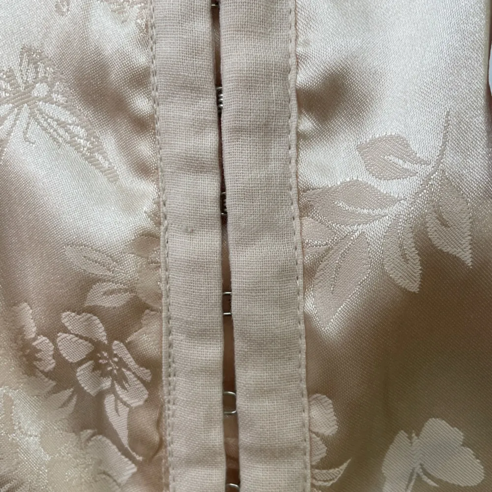 NEW Pac Sun LA Hearts Satin Brocade Floral Butterfly Corset Crop Top Sz Small - Image 9