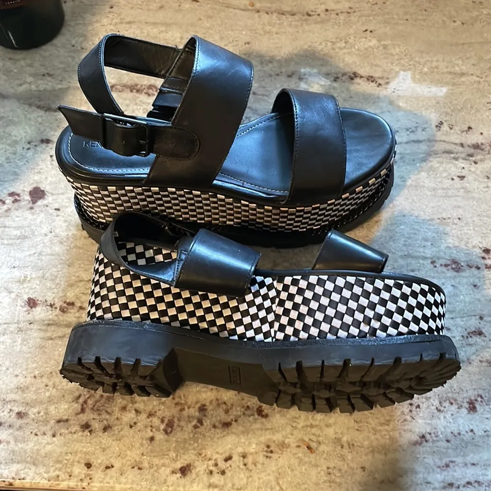 Kendal & Kylie Checkered Platform - Image 2