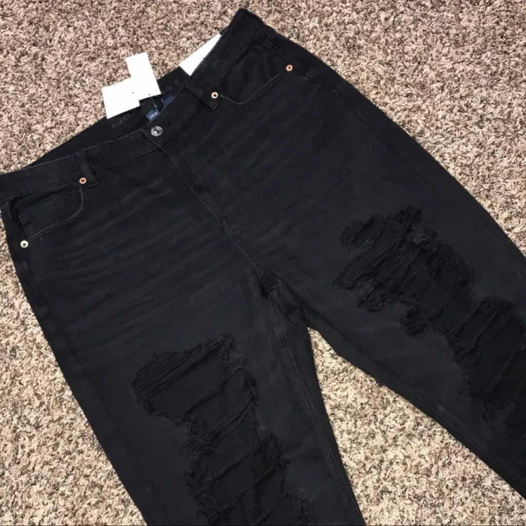 American Eagle Strigid Destroyed Distressed Mom Jeans - Size 16 Short | NWT - Image 4