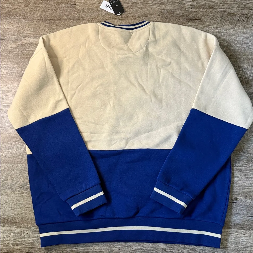 NWT Disney Mickey Mouse Panel Crewneck Size Large - Image 3