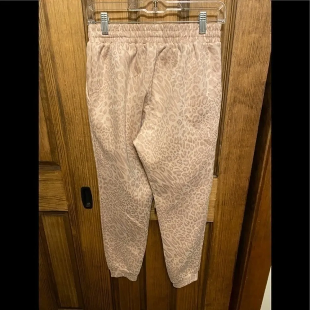 FATE Pink Leopard Print Faux Suede Joggers Sweatpants Animal Print Pockets Small - Image 4