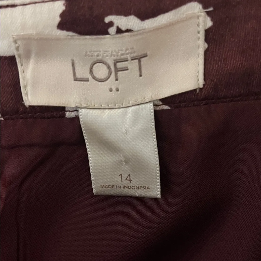 LOFT Burgundy and White Floral Pencil Skirt - Image 2