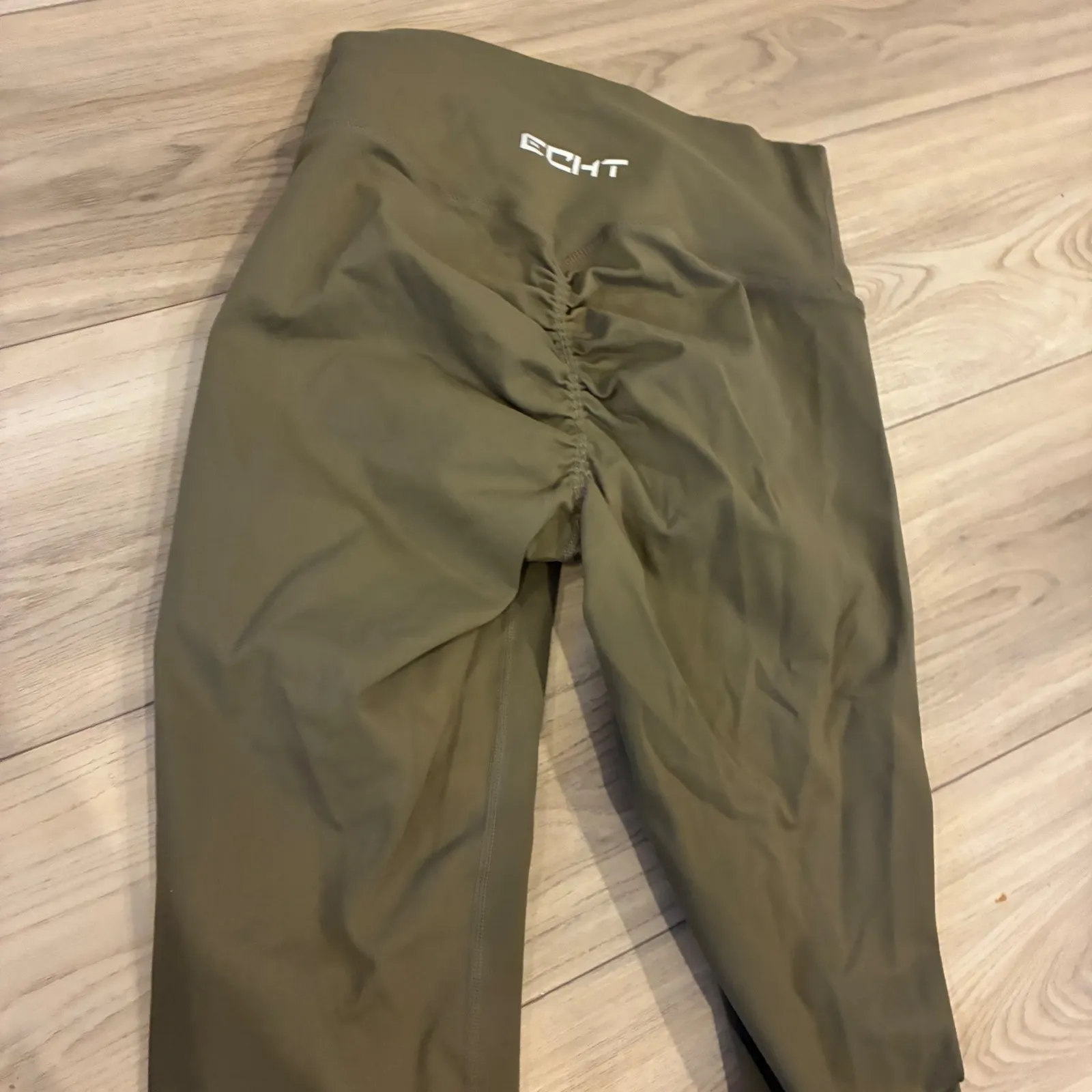 Echt Olive‎ Green Ruched Booty Workout Leggings Size M - Image 4