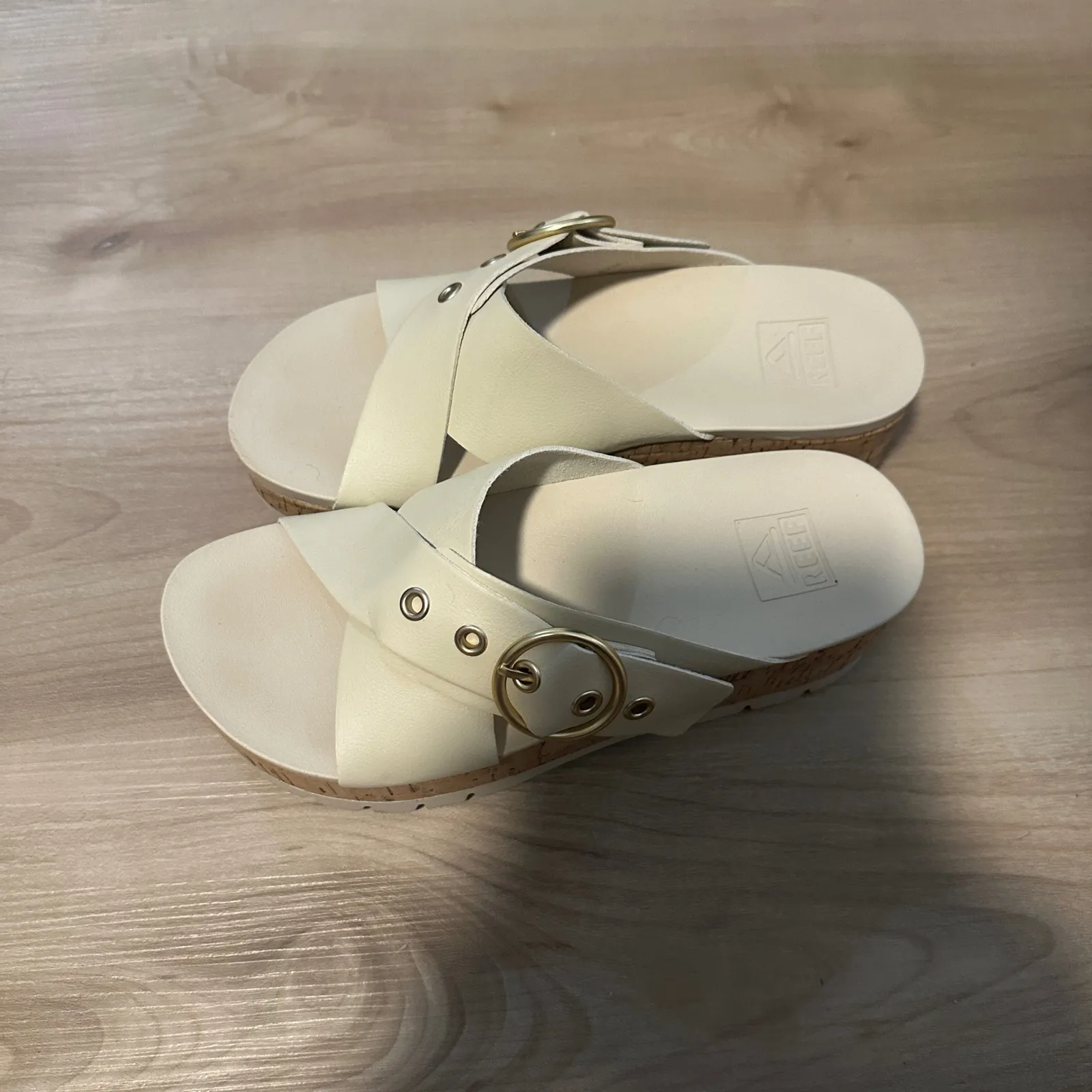 Reef 7 Cushion Vista Sandals Slides Ivory White Criss Cross Buckle Cork Platform - Image 3