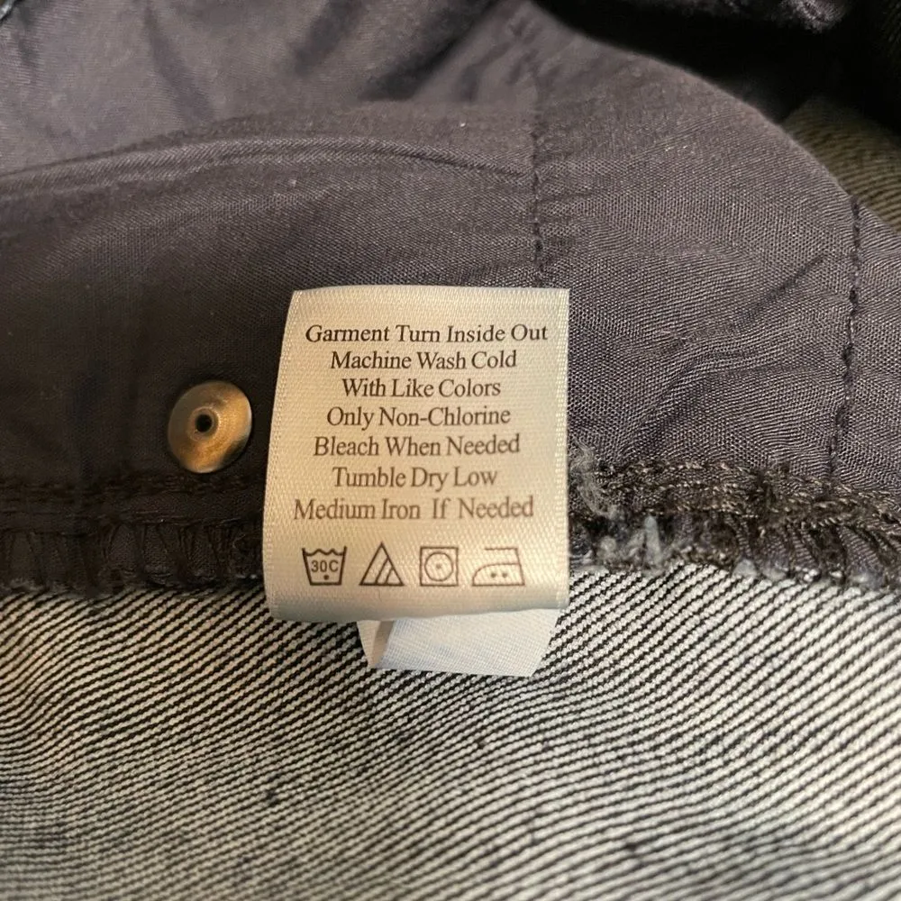 Coldwater Creek Denim Cropped Capris with Contrasting Floral Cuffs Blue Size 8 - Image 6