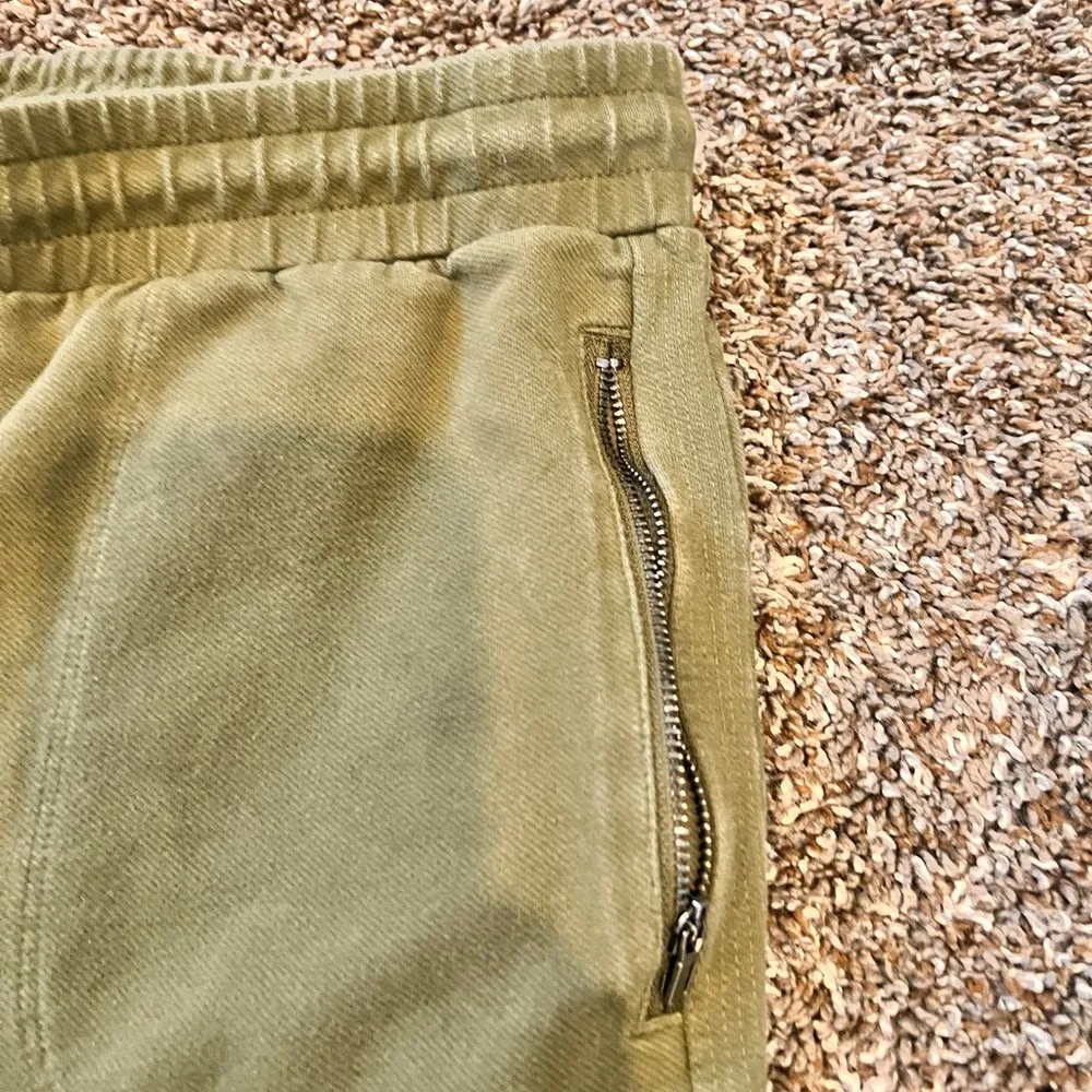 Olive Green Casual Shorts - Image 2
