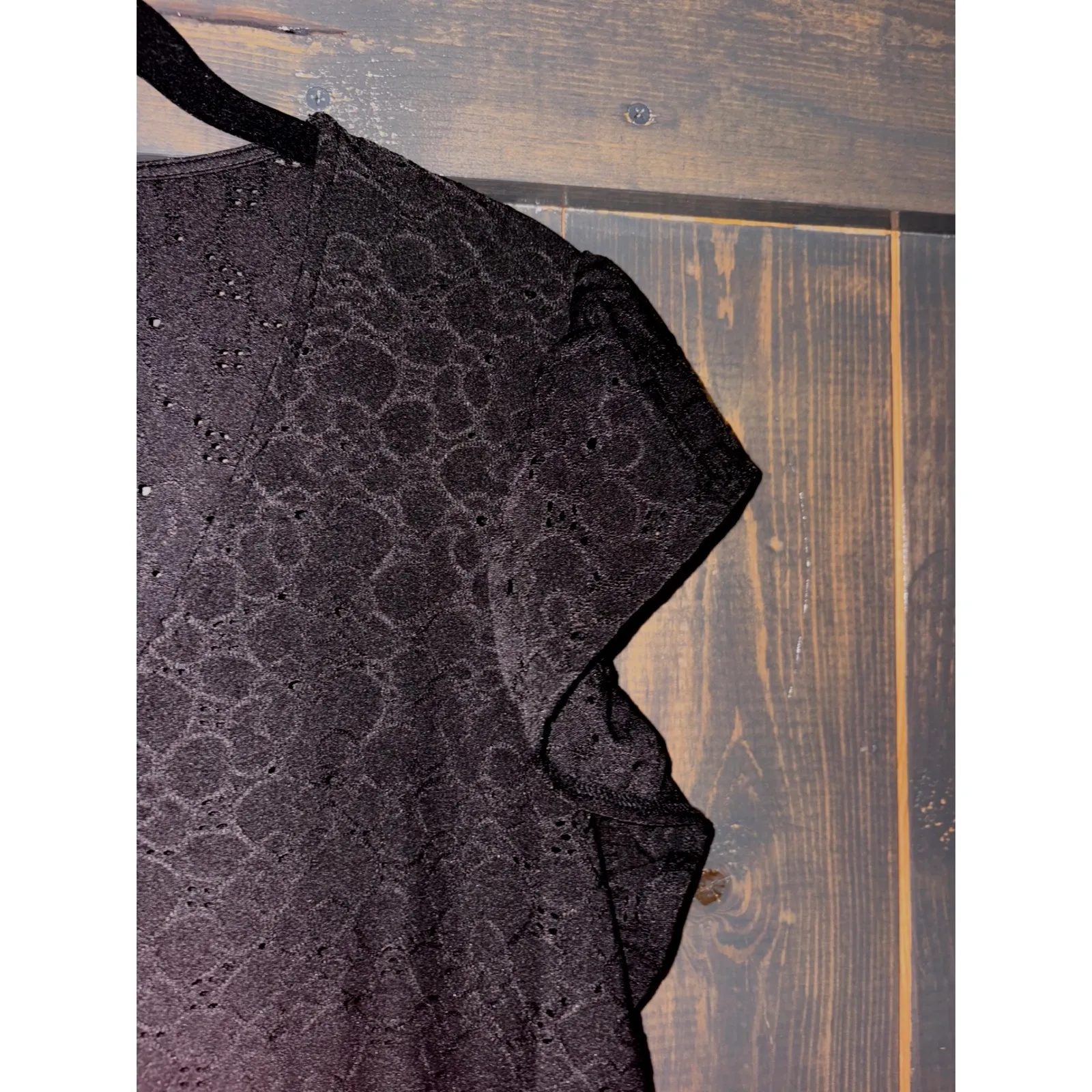 Michael‎ Kors Eyelet Top Ruffle Sleeve V-Neck Blouse Black Size L - Image 7