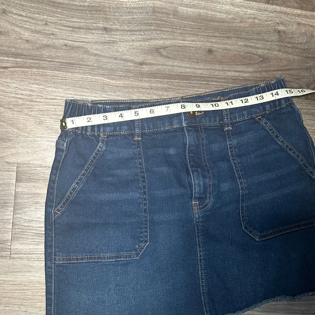 NOBO Trendy Denim Mini Skirt with Front Pockets – Casual Style. Blue Size 11/13 L - Image 2