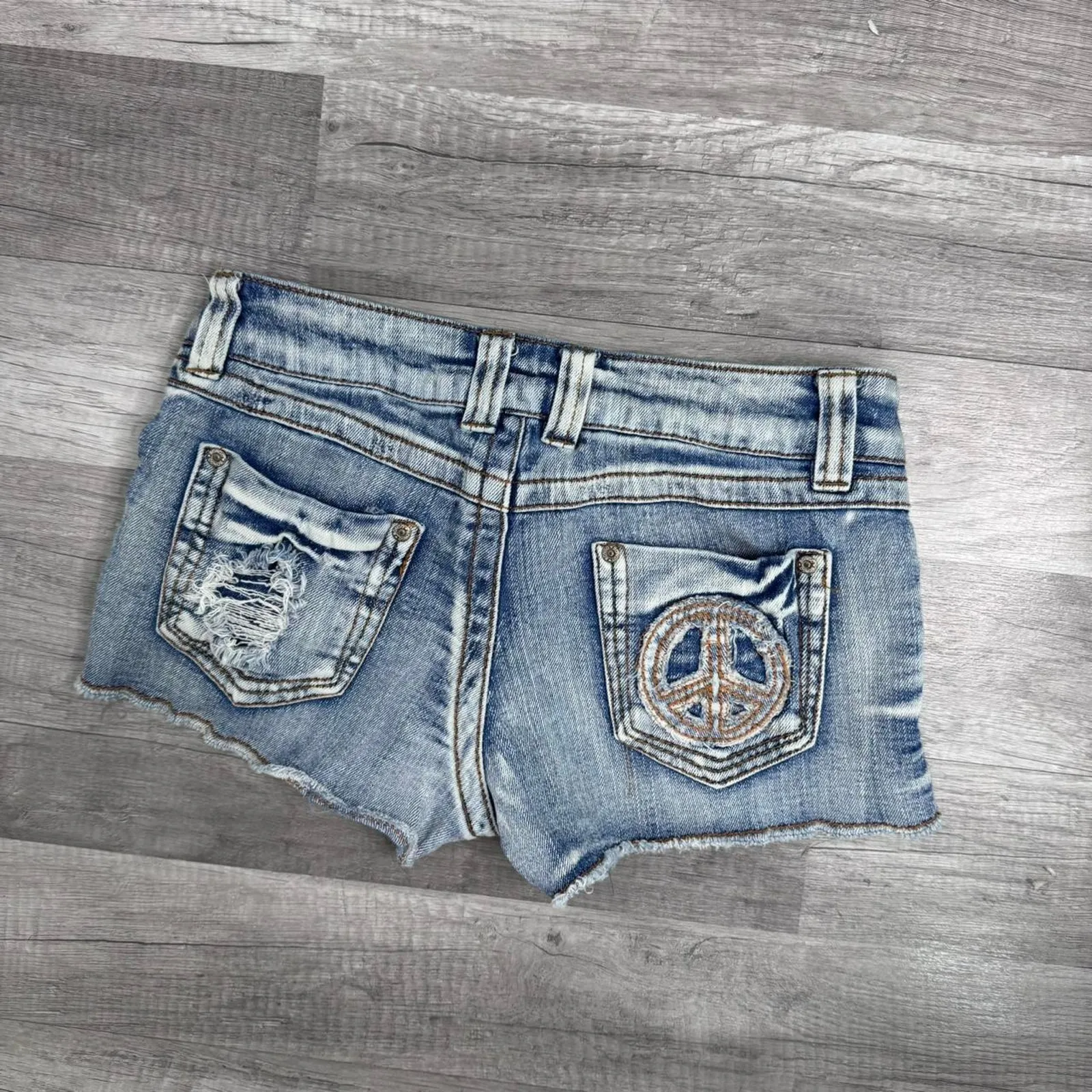 Low Rise Micro Mini Shorts Peace Sign Pocket Design SZ 3 Indie Sleaze Y2k 2010s - Image 4