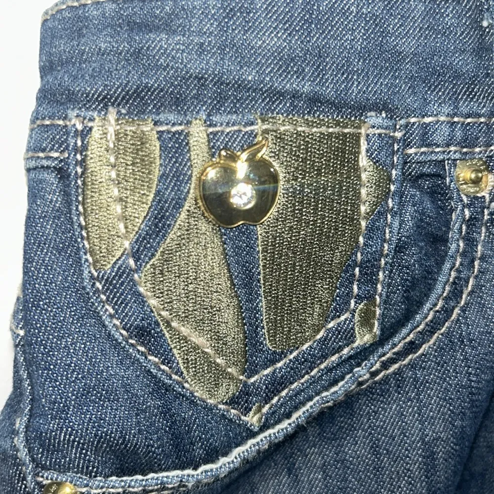 Apple Bottoms Jeans. “sweet to the core” - Image 2