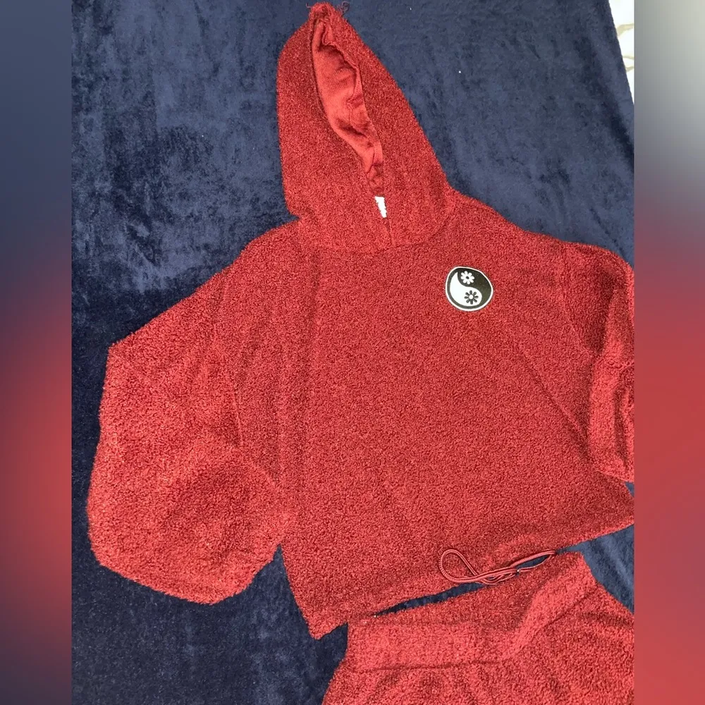 No Boundaries Juniors Teddy Lounge Set size medium 7-9 sweater shorts burgundy - Image 5