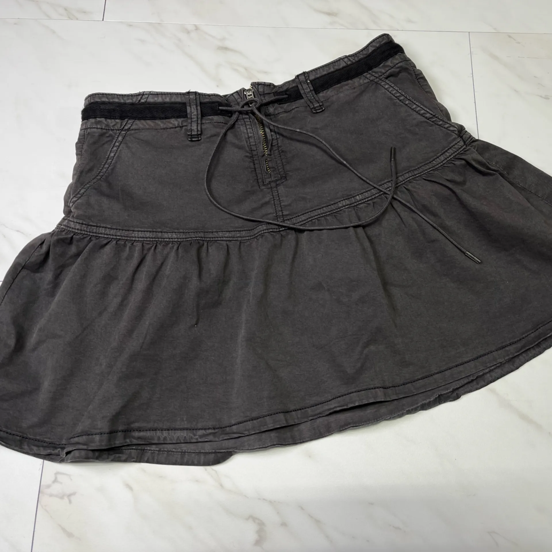 NWT American Eagle High Waisted Drawstring Mini Skirt Washed Black size 2 - Image 4