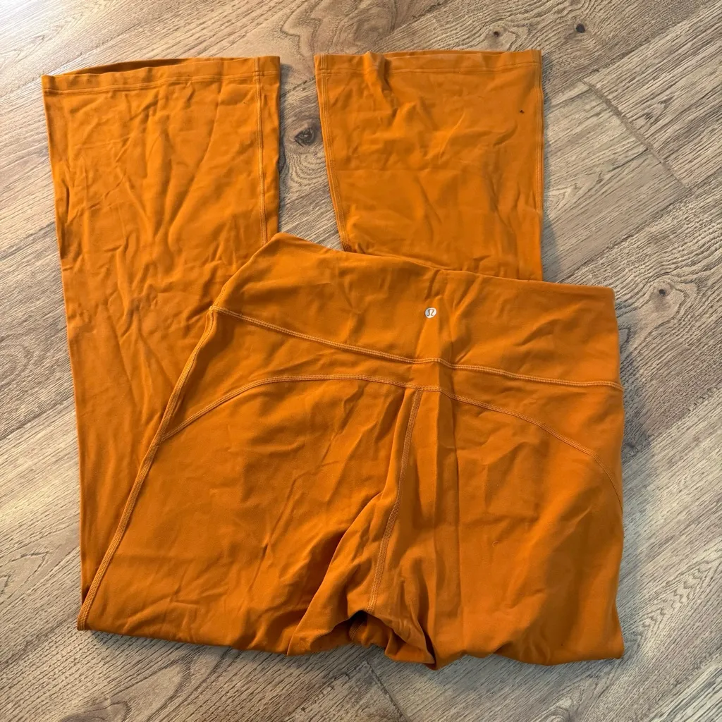 Lululemon Groove Super-High-Rise Flared Pant Nulu
Roasted Orange - Image 4