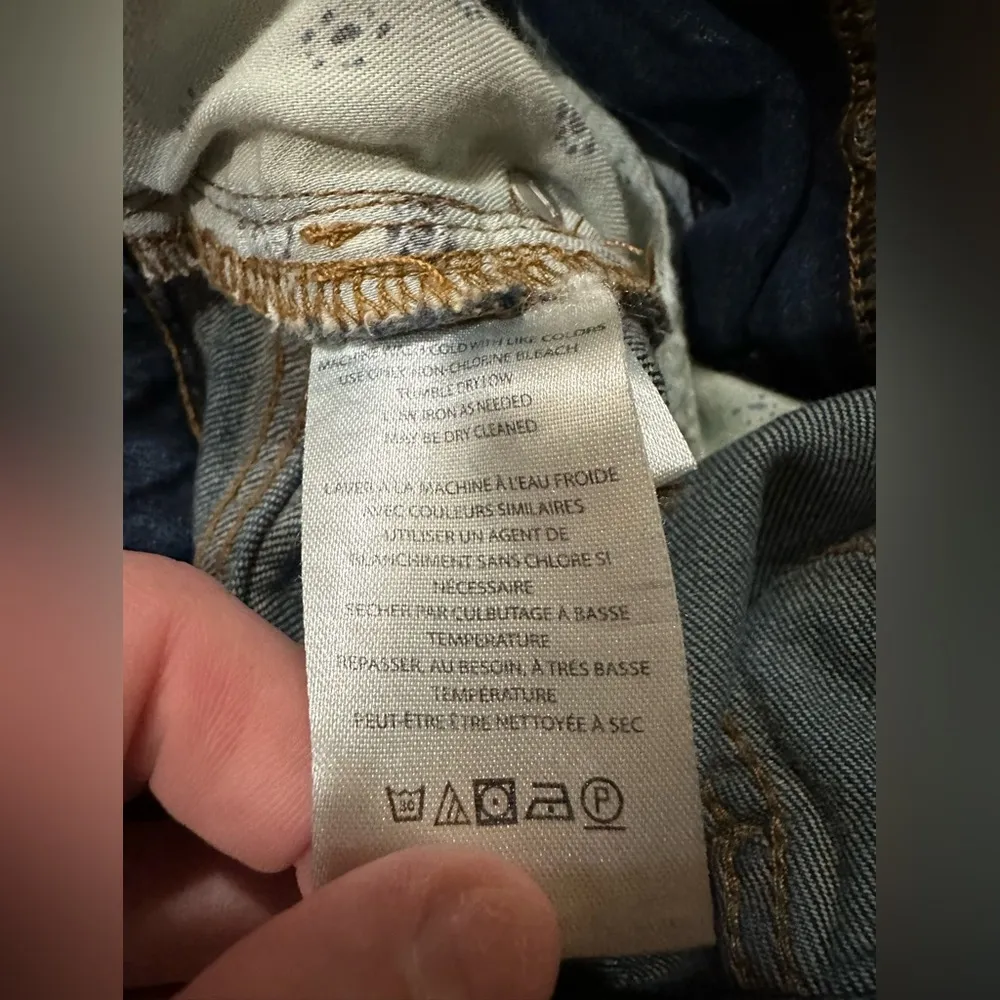 Anthropologie Pilcro The Rue raw hem medium dark wash jeans size 27T - Image 5