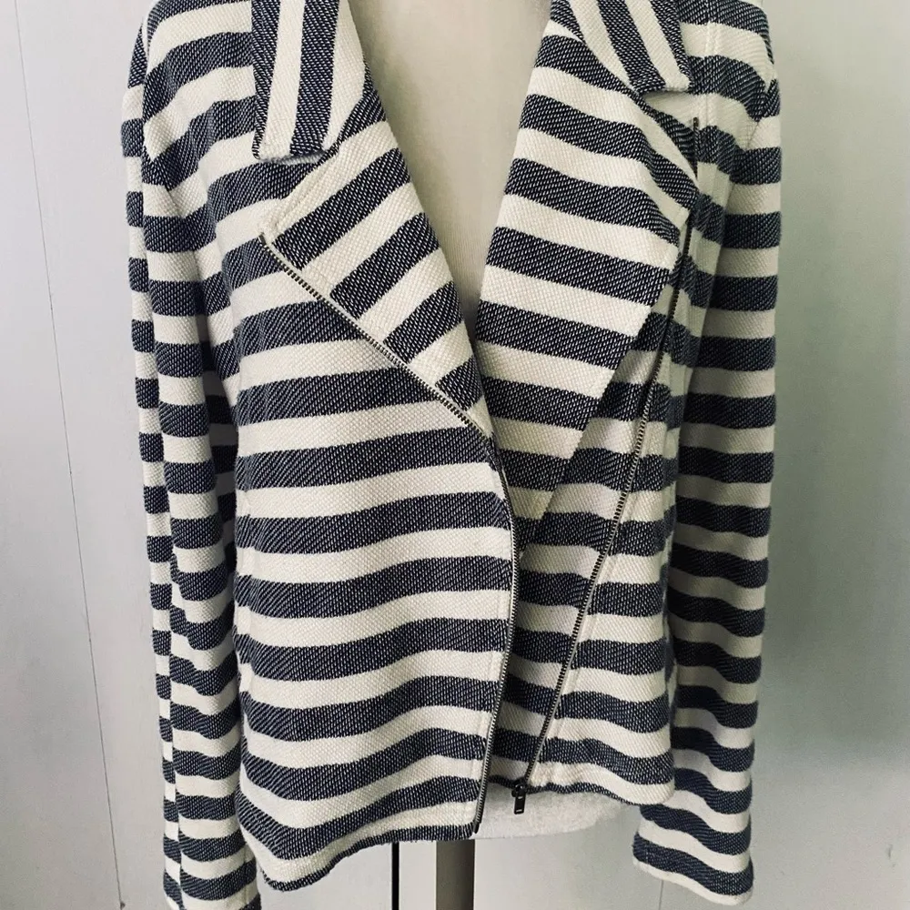 LOFT Blue and White Striped Knit Blazer with Lapel Collar - Image 6