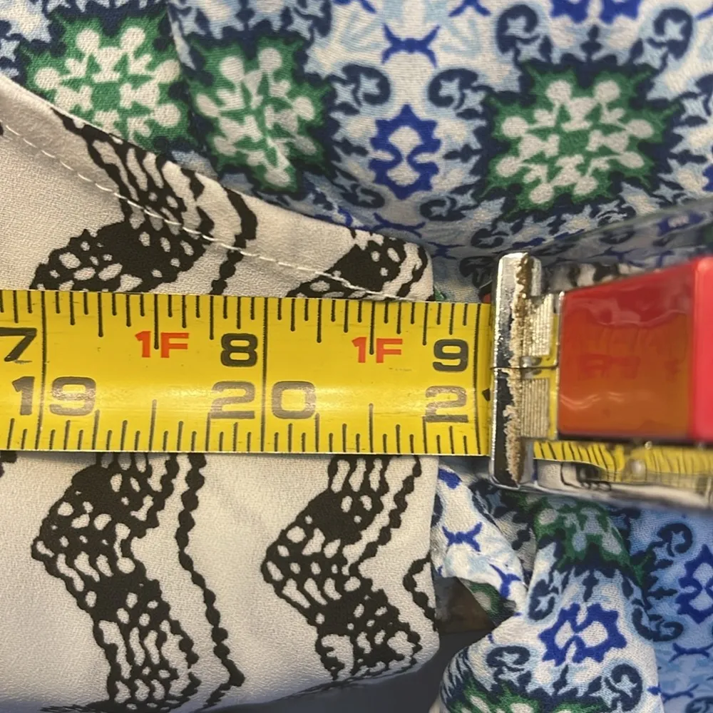 LUSH Black White Print Loose Blouse Tunic Sleeveless Blouse Size Small EUC #7897 - Image 6