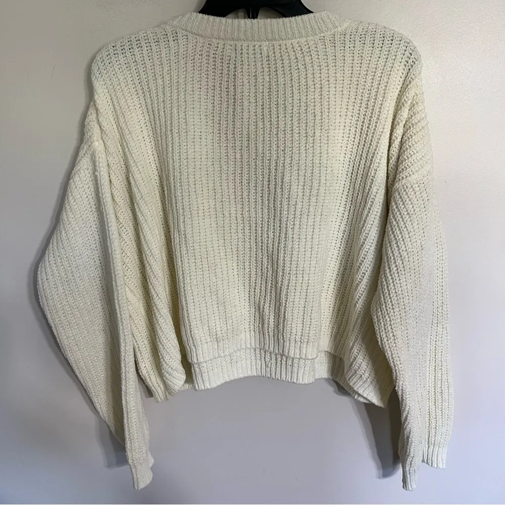 Women’s Warm & Cozy Lifestyle Sweater Soft Lightweight Chunky Size Large V Neck‎ White - Image 9