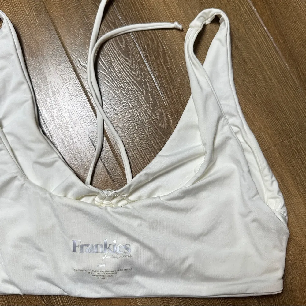 NWT Frankie’s Bikinis Cruz Top in White Swim Ruched Bikini Top Size Large - Image 14
