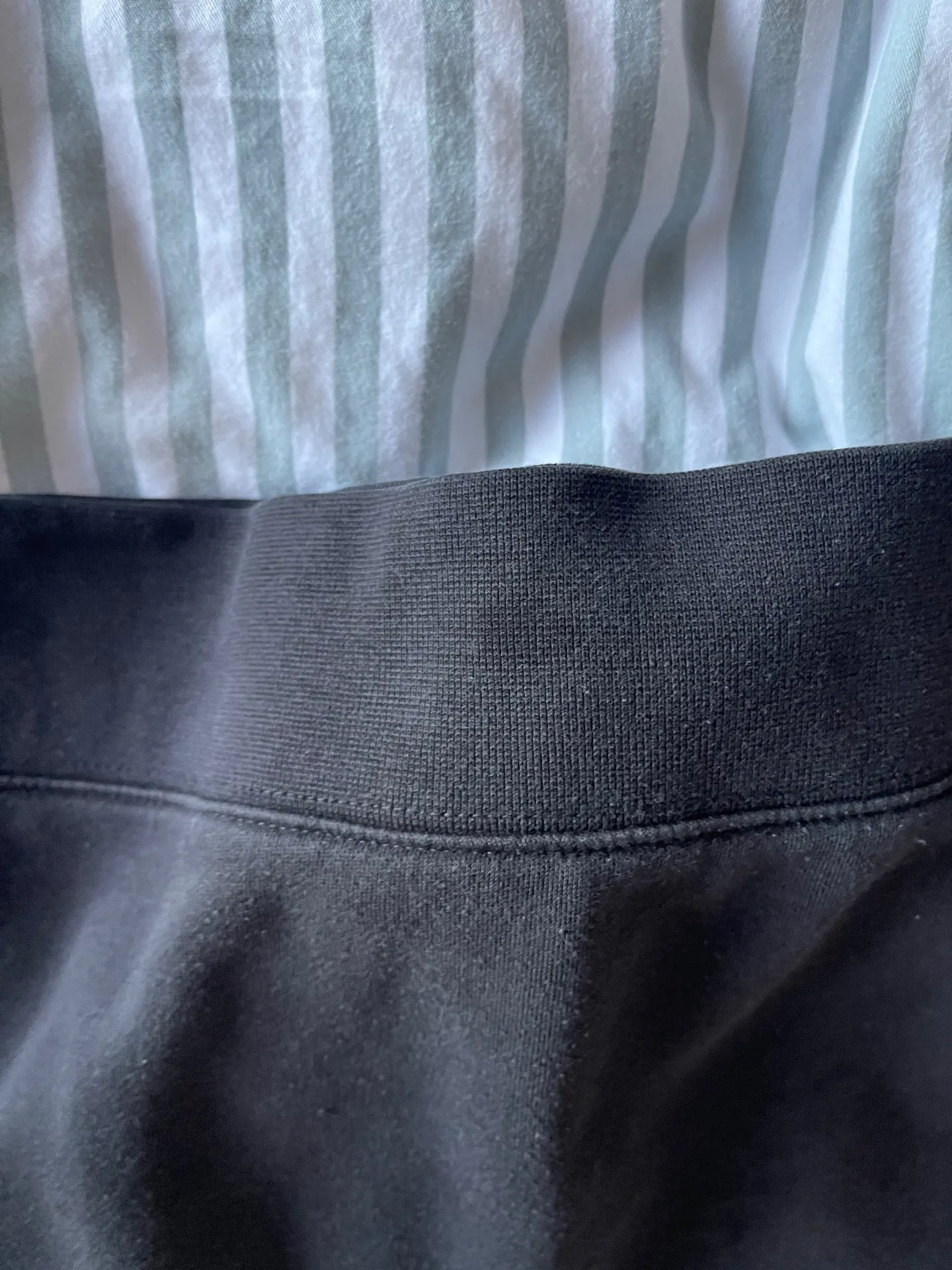 Vans  black cherry hoodie size small  - Image 7