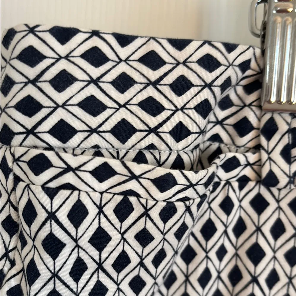 Roz & Ali Navy and White Capri/ankle pants - Image 3