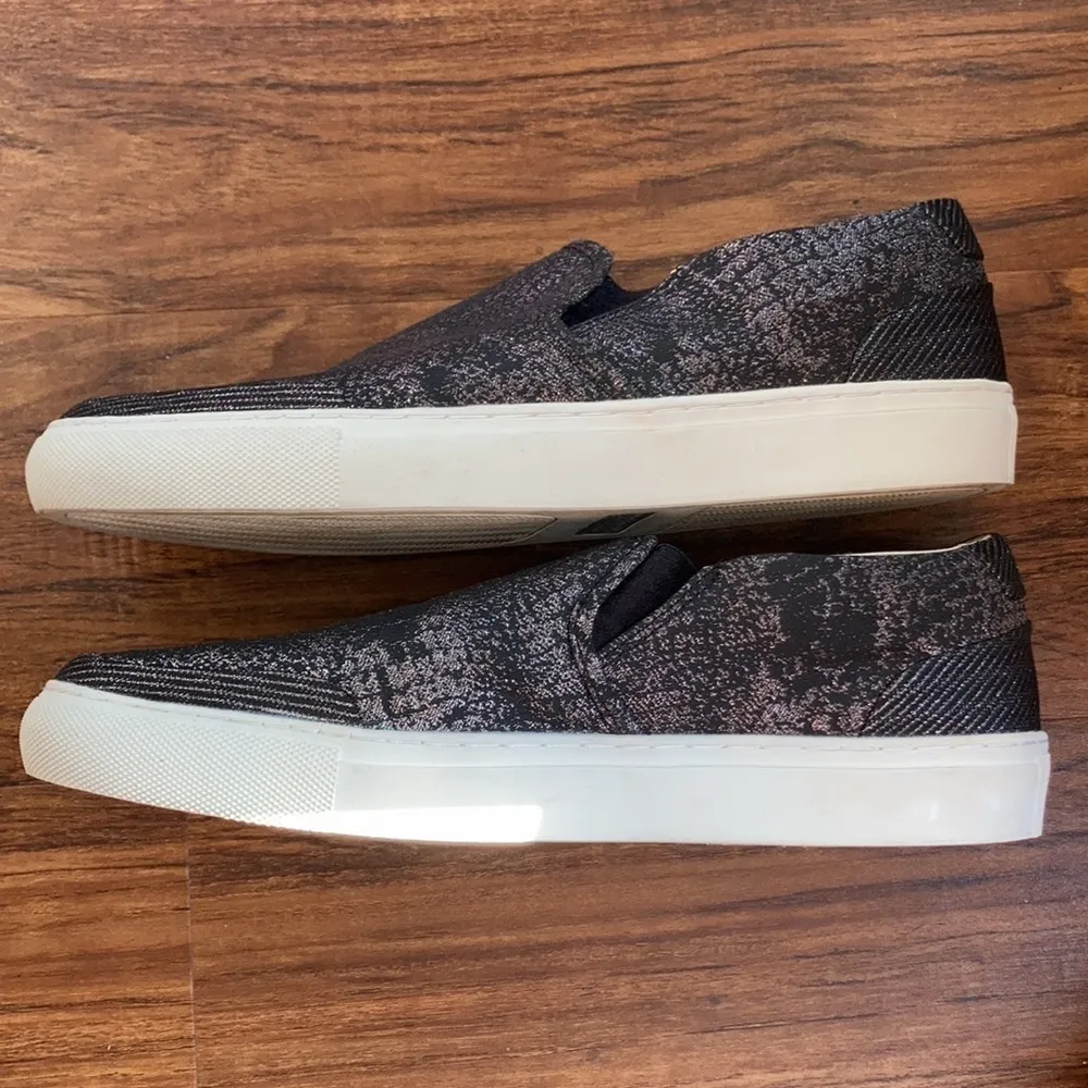Sketchers metallic snake skin slip‎ on sneakers size 10 - Image 3