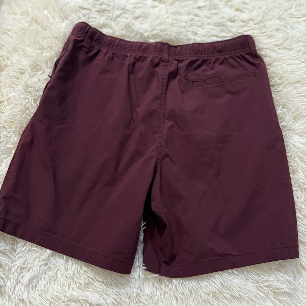 Old Navy Red Cargo Shorts with Brown Accents - Image 3