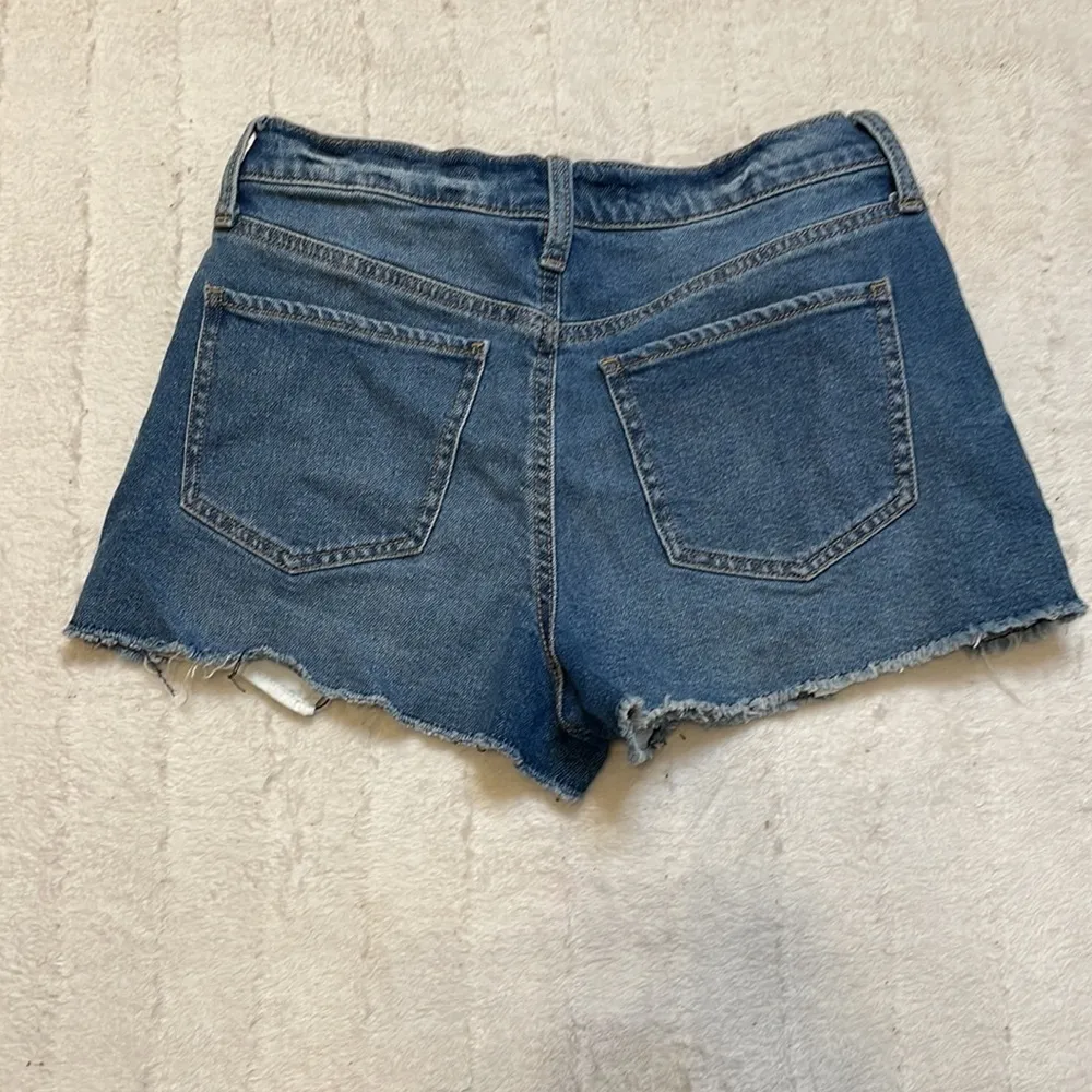 Short shorts mom Jean shorts distressed, high rise, size 7 / 28W - Image 5