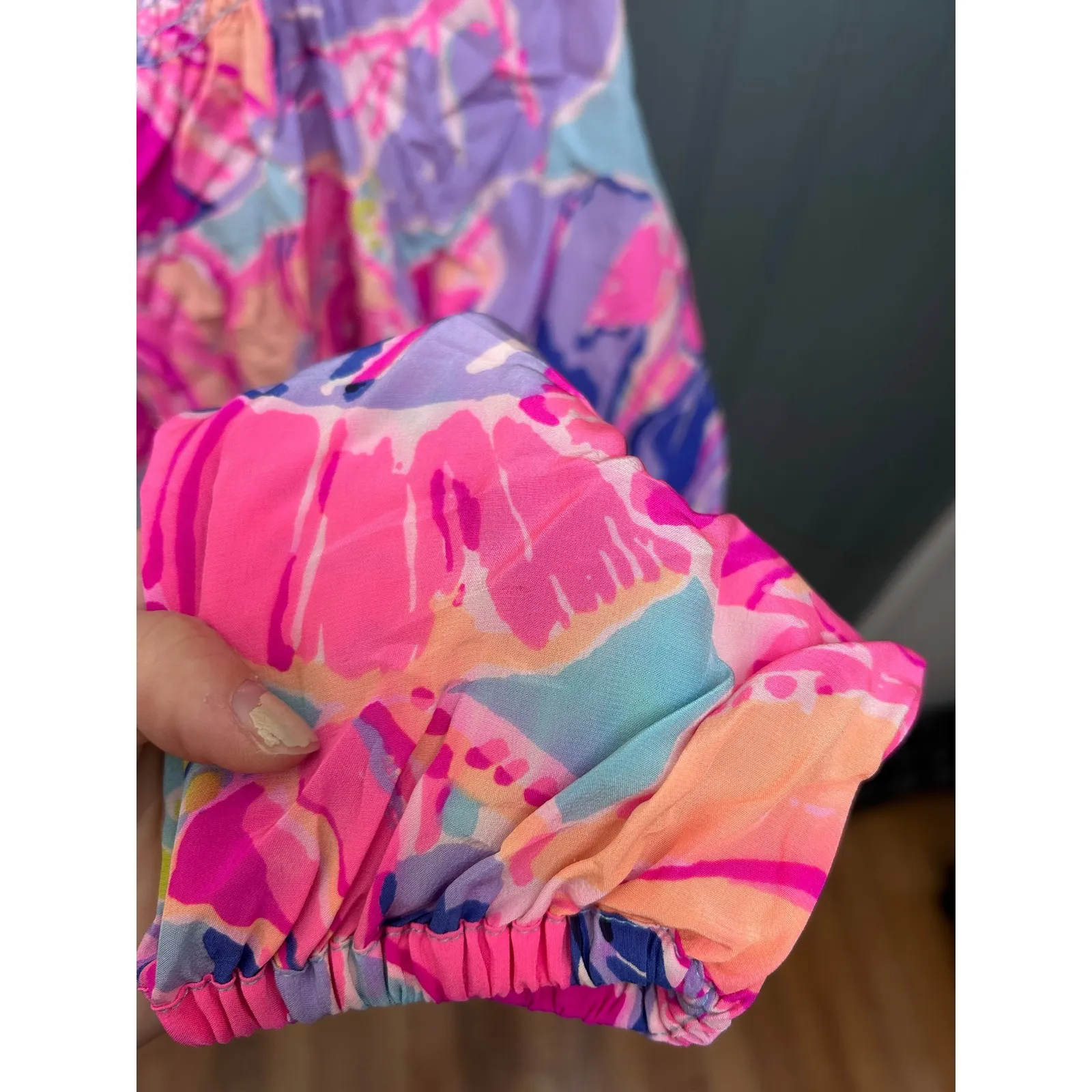 Lilly Pulitzer Silk V-Neck‎ Smocked Blouse XS Pink Floral Button Up Long Sleeve - Image 3