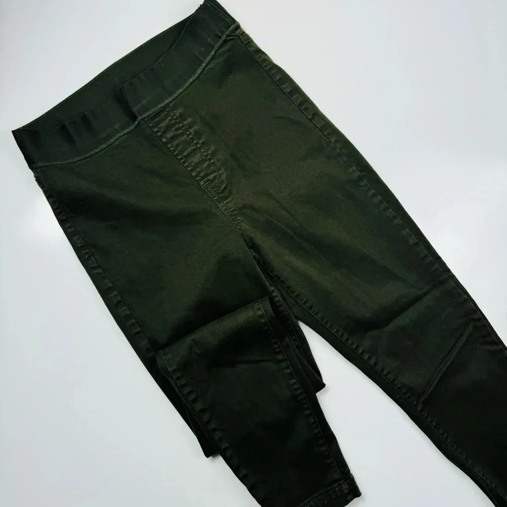 Buffalo David Bitton Women's Tencel Pull On Stretch Skinny Pants, Army Green XS - Image 2