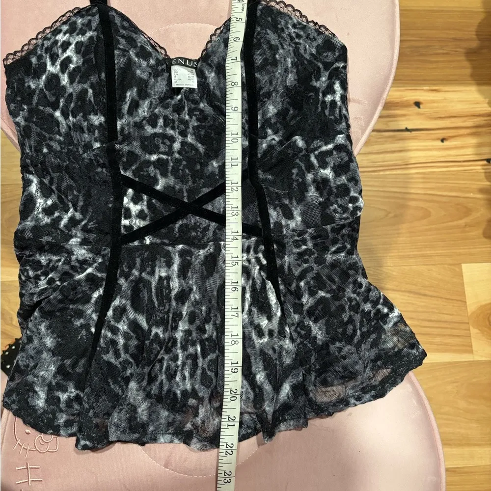 VENUS Black and Gray Leopard Print peplum top M - Image 7