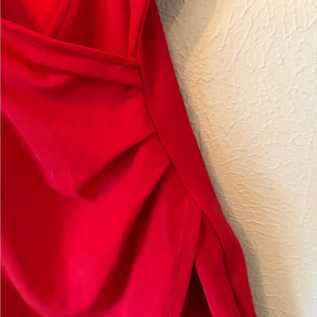 Elegant Scarlet Mini Dress - Image 5